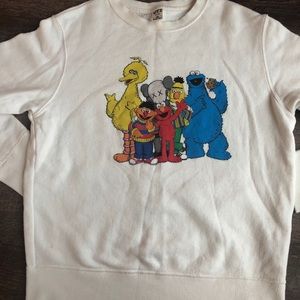 Uniqlo X Kaws Sweatshirt